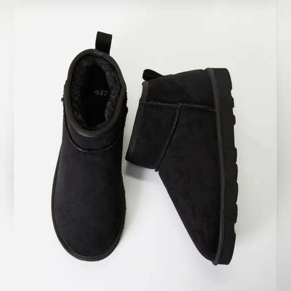 Charlee Fuzzie Bootie Size *8 - Picture 6 of 8